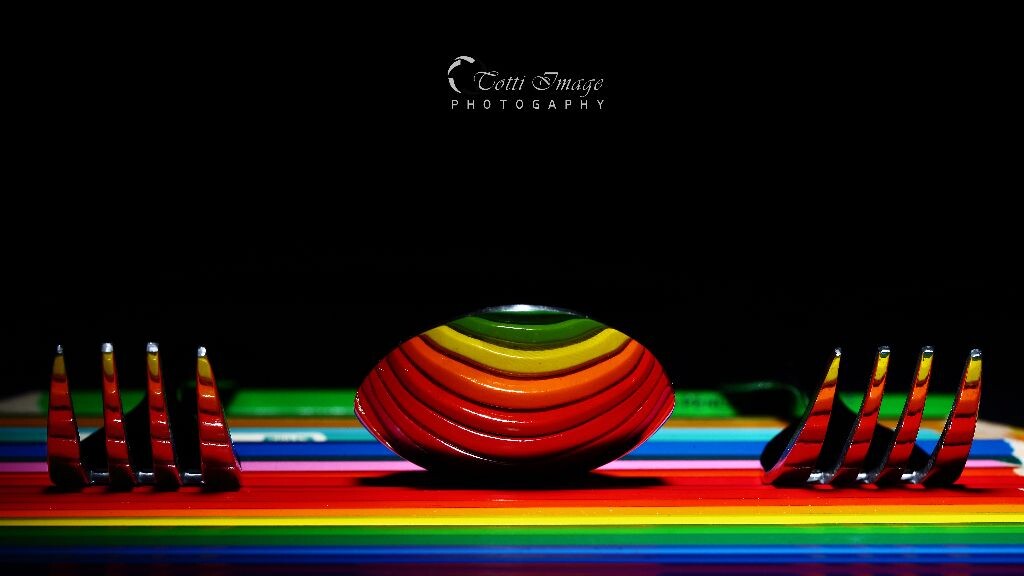 Rainbow 、spoon and fork.<br />