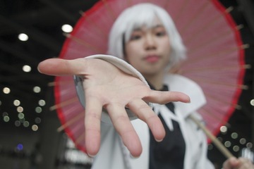 176098