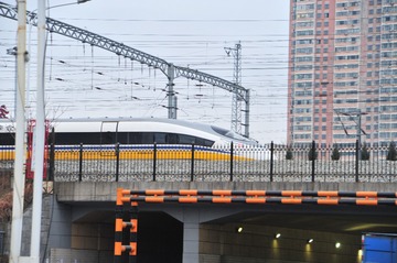 32903