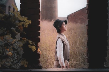 001