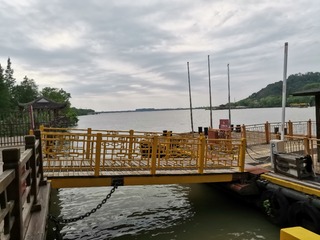 299362