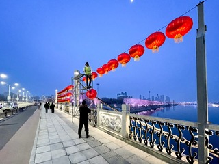 至天空