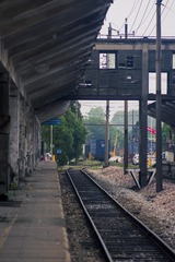 87438
