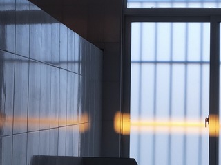476