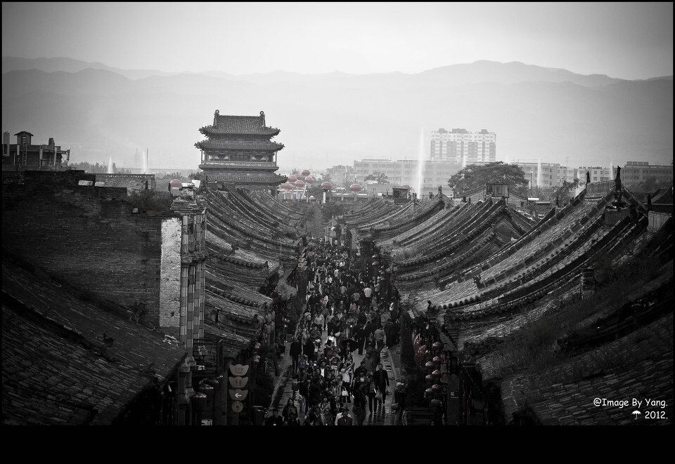 一场暴雨后,看见了远方的山。<br />