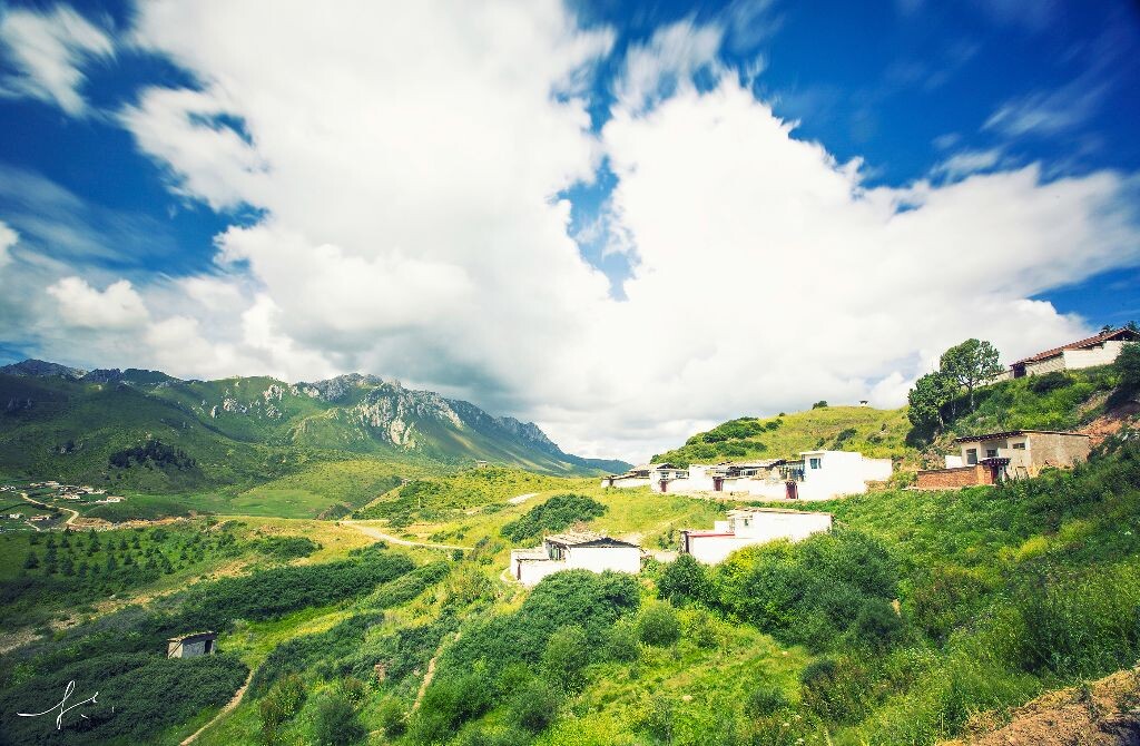 ［东方小瑞士－郎木寺］ 整个小镇东建西拆，变的好丑了。