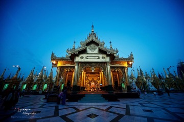 Early morning. Shewedagon Paya, Yangon.
