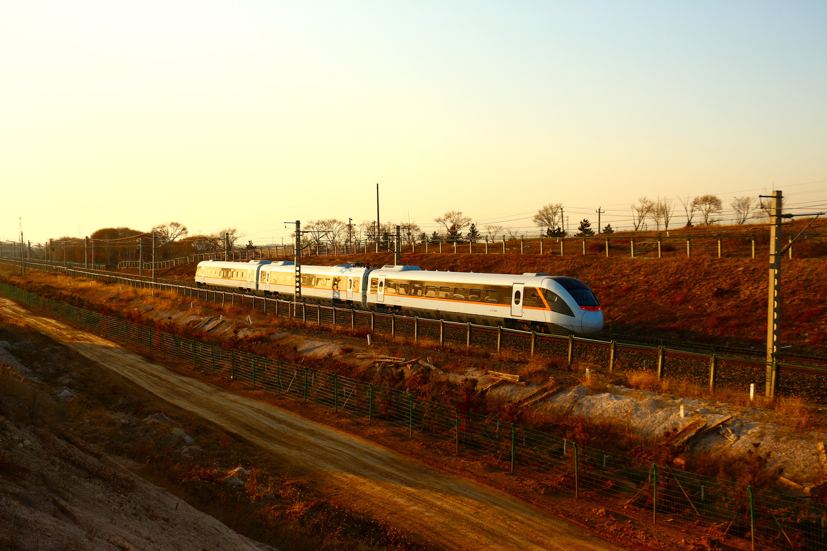 集包线惊现cj5型动车组