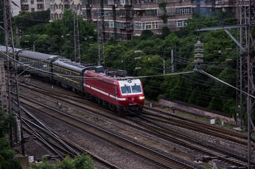 748095