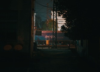 43112