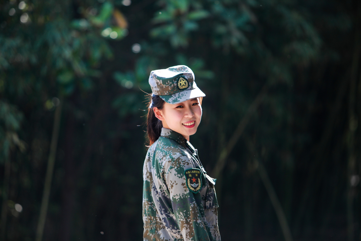 通信女兵 - 小小明丶 - 图虫