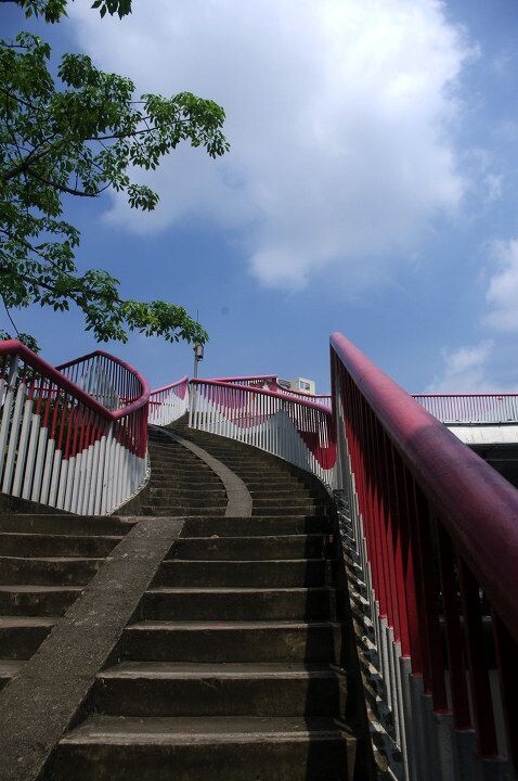 广州晴空！<br />
走在广州晴空下！