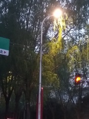 882947