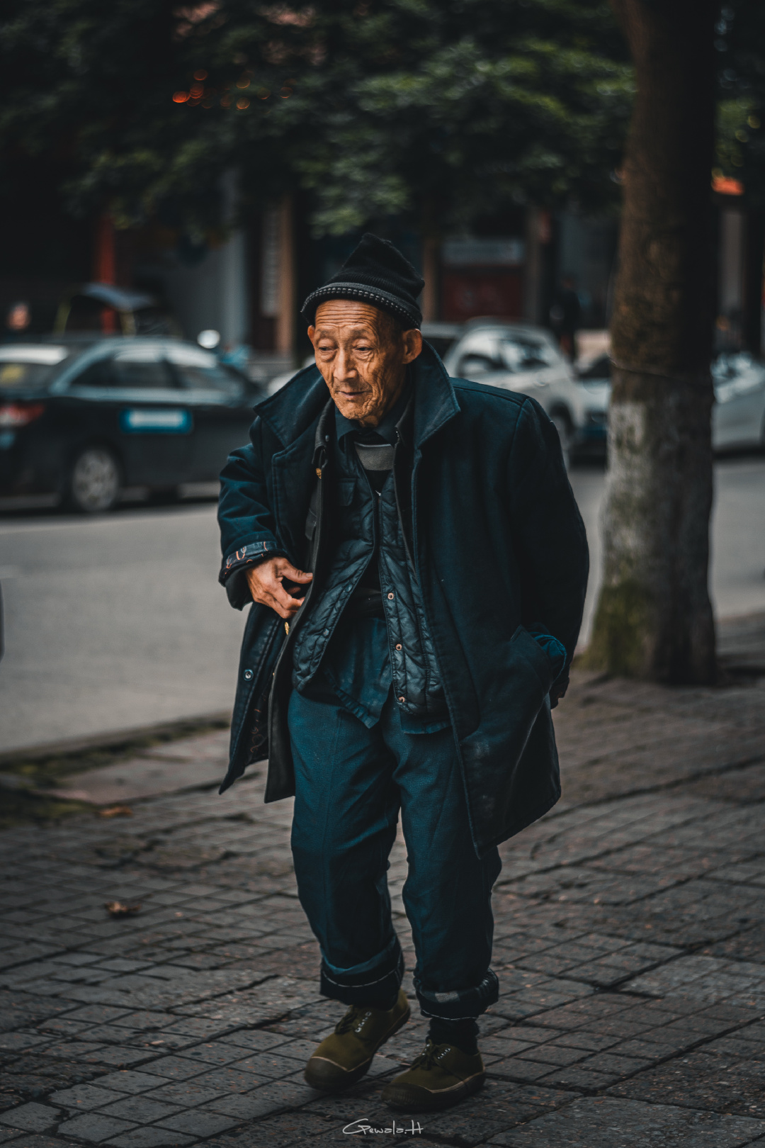 已是风烛残年