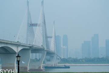 BB5E1098-0E71-4A1C-A595-4DA5BCFECF38/L0/001
