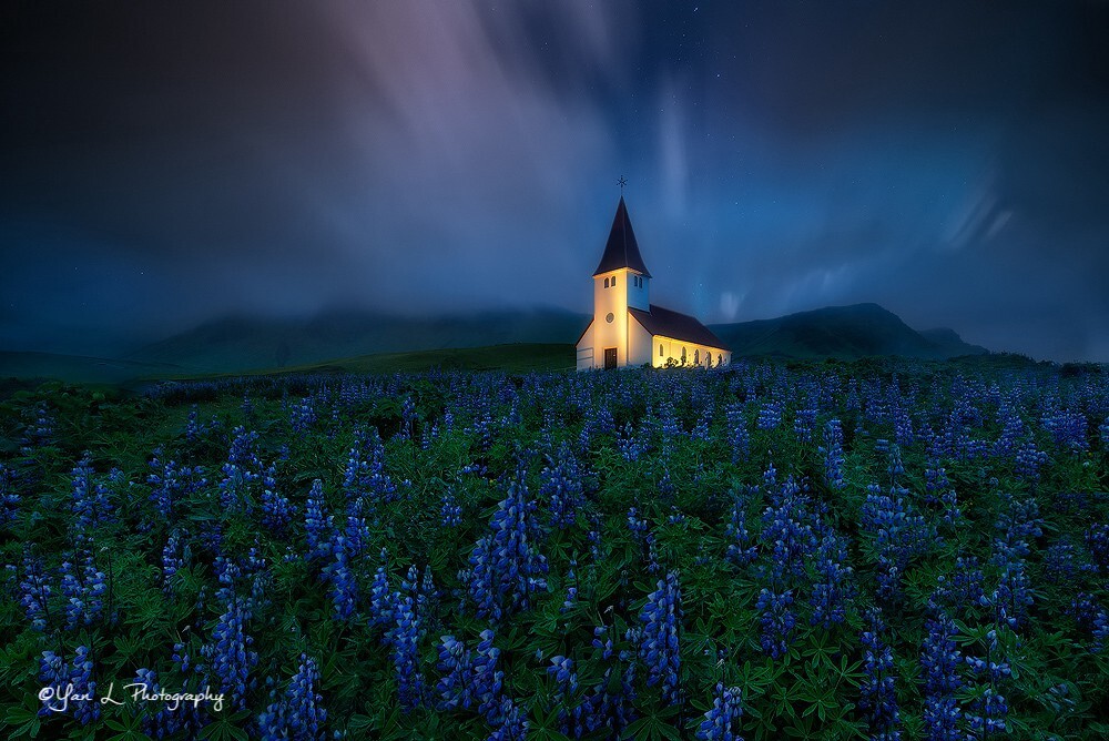 冰岛环岛公路边上的一个美丽的教堂