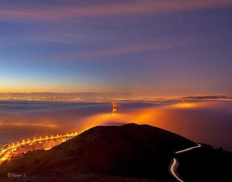 金门之雾<br />
绚烂的色彩、流动的浓雾，金门大桥和旧金山坐落于云雾之间，犹如天堂