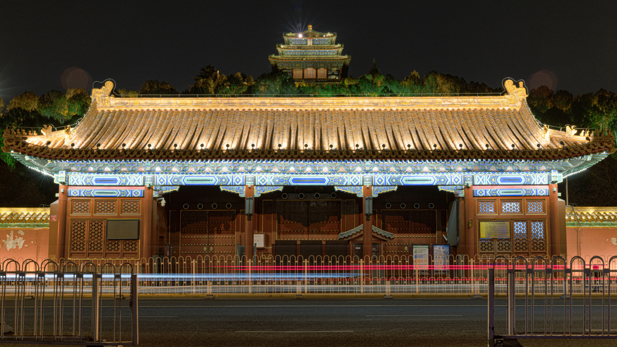 北京景山万春亭亮灯