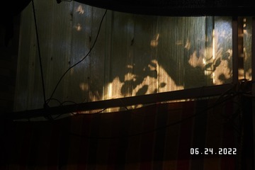 647945