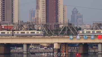248082