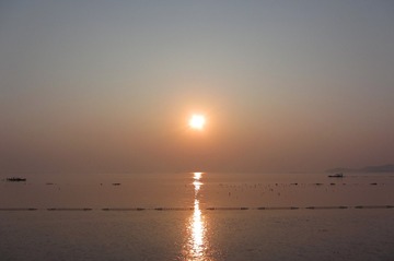 106318