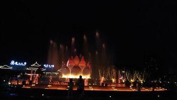 1096124