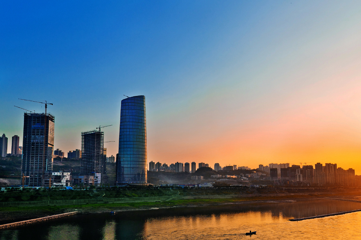 在建中的嘉陵帆影