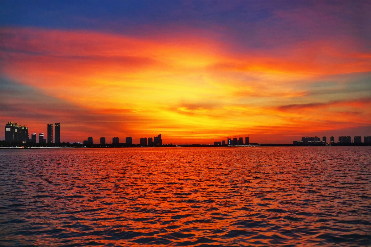 宜兴团氿今日晚霞红又红