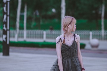 193058