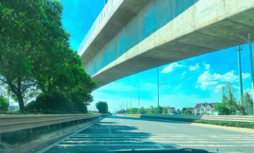 AEE2AB20-B637-49A0-96C3-3C32EDA56B85/L0/001