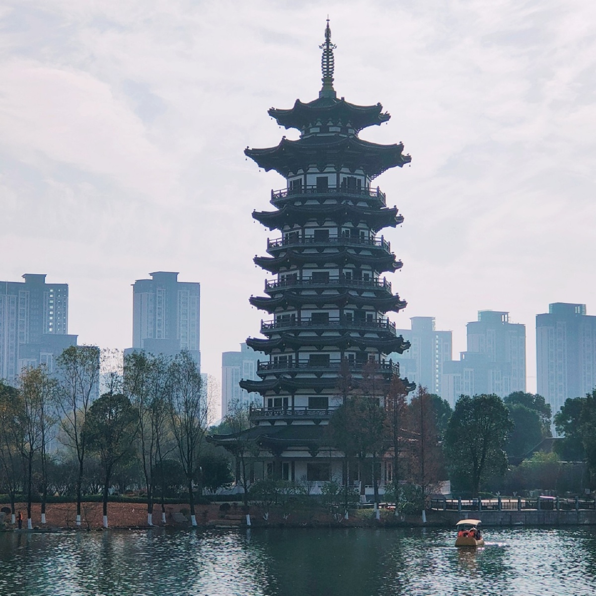 洋湖白鹭塔