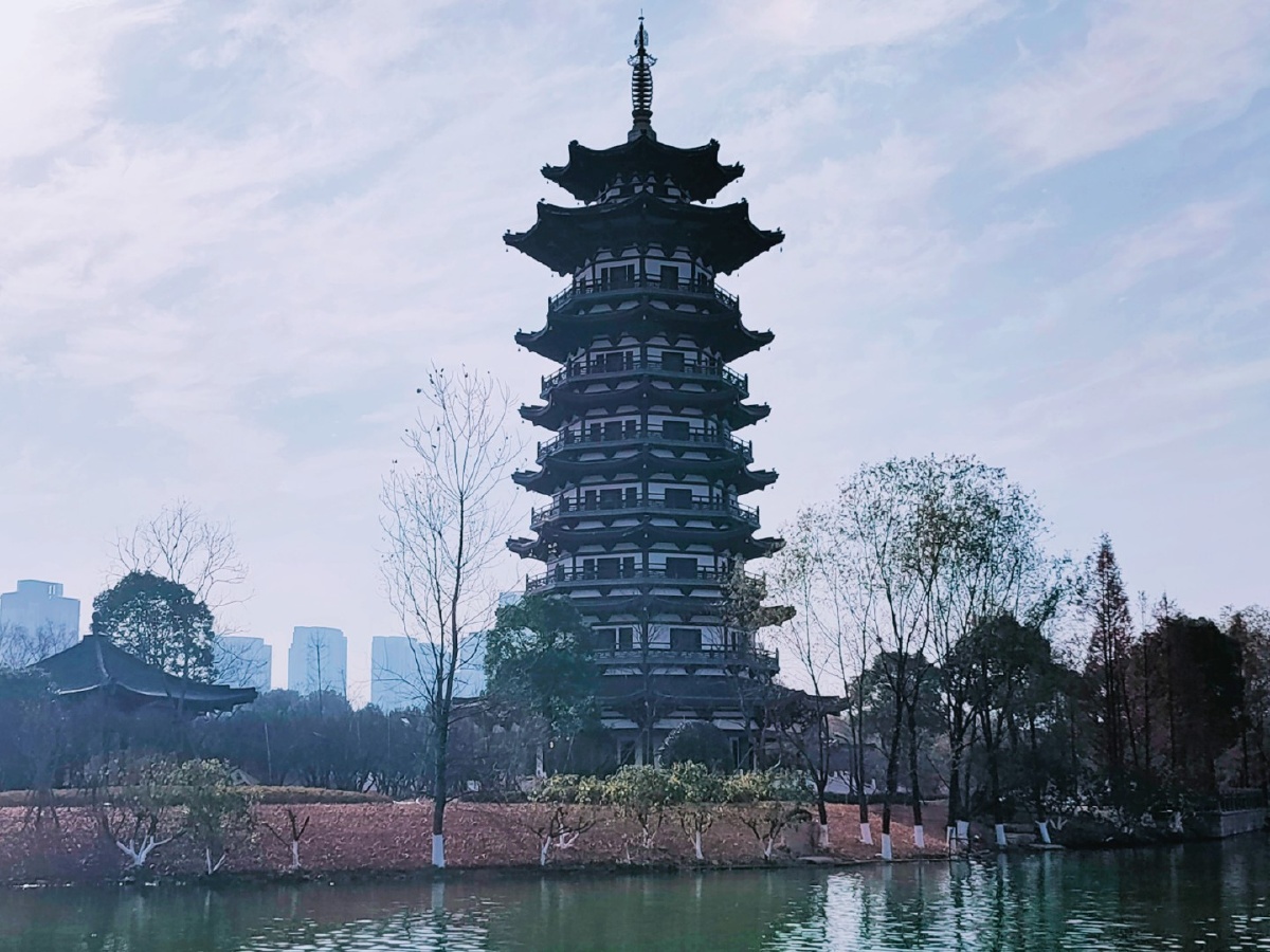 洋湖白鹭塔