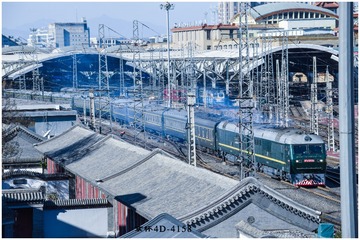 592439