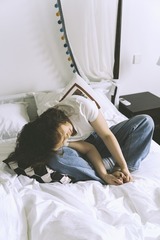 122103