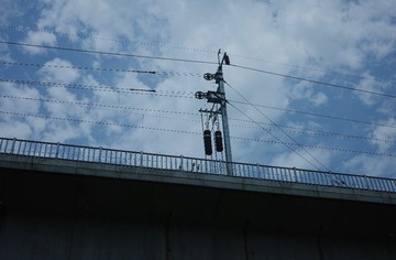 870042