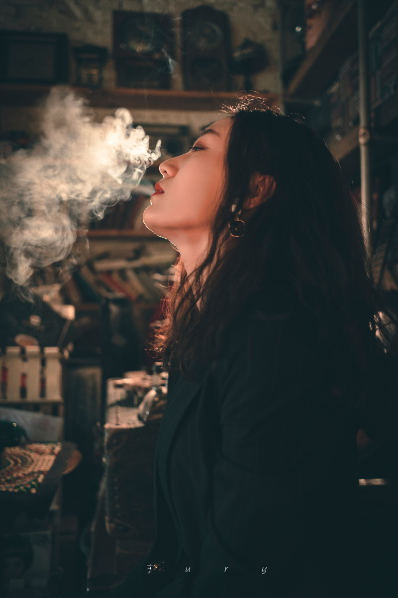 给我半支烟的时间