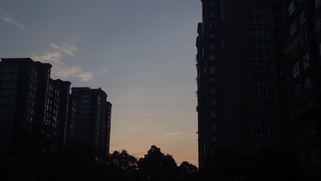1074185