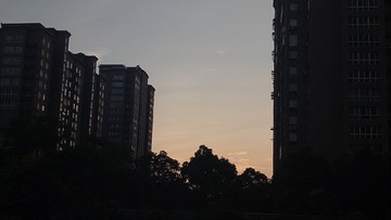 1074182