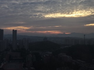 925706