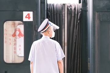 292304