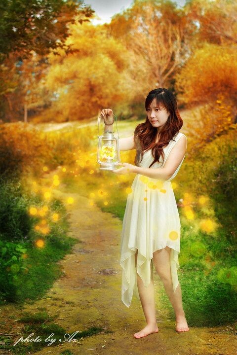 秋至<br />
在北疆总是能感受到分明的四季，夏秋的交替总能伴着秋风在一夜间完成。妈妈说今天是秋老虎，要我说还是伴随着掌管四季的神明的脚步给大地换上了秋装。