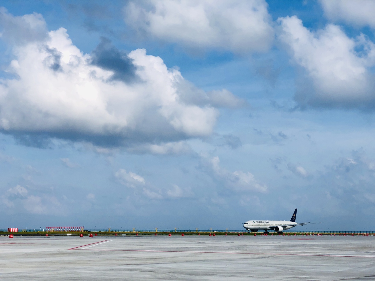 航班起降马累国际机场苹果8p拍摄