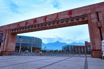 648529