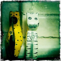 Wooden cats