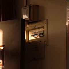 196721