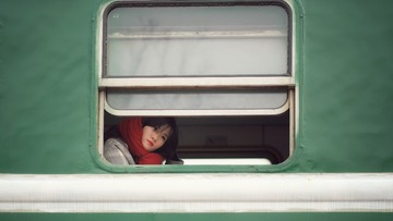 92749