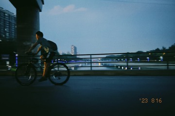 A9DCE352-51A9-4934-B77F-F223900DB42B/L0/001