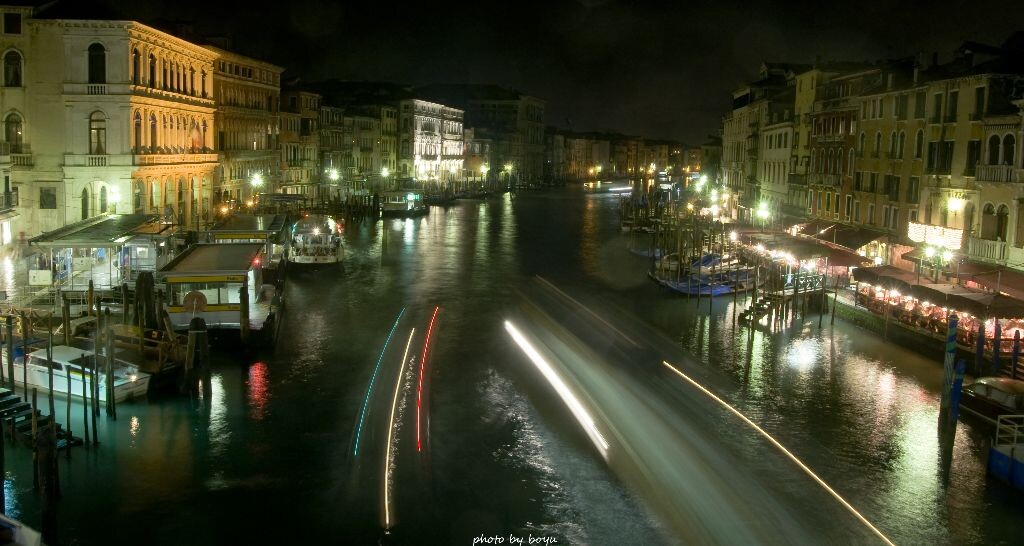 夜色的水城<br />
