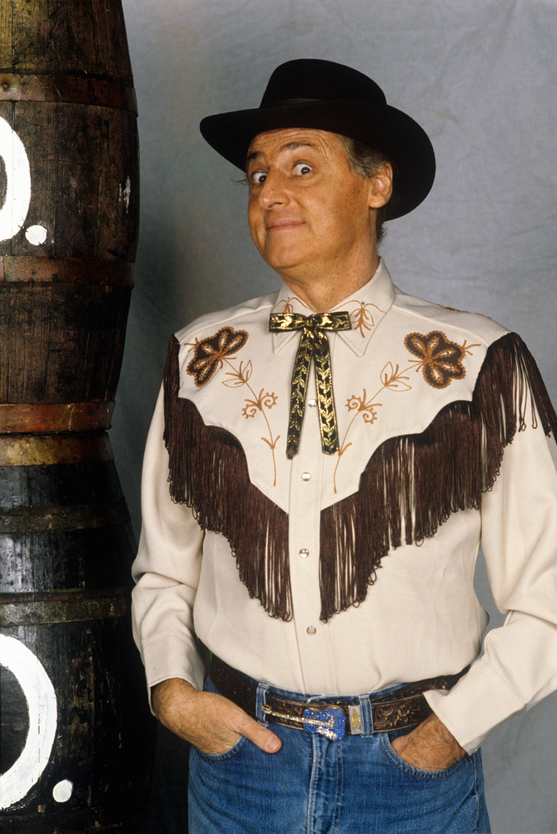 复旦江湾校区 廖凯原楼 br /> 我知道下面的阴影是个败笔 求大师批判