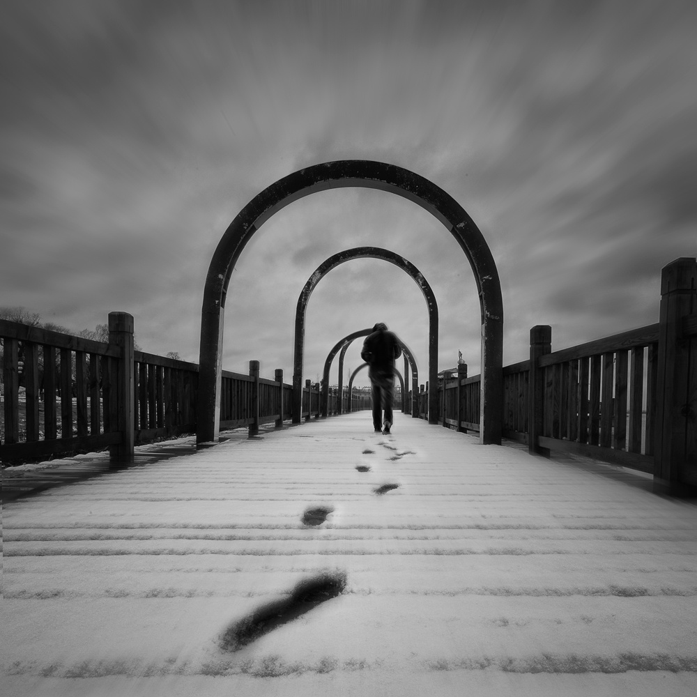 不回头;勇敢的走下去